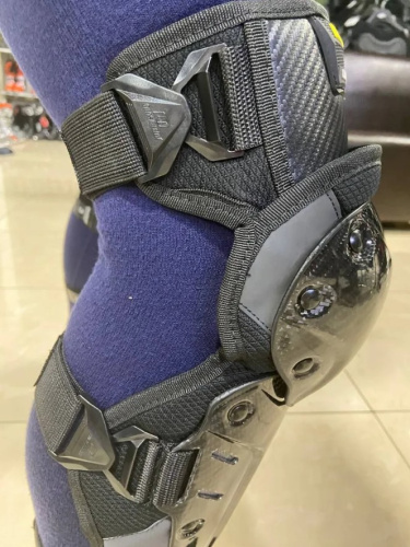 Ones Again Наколенники Carbon Fiber Force в Ярославле
